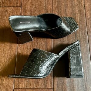 NWOT - PrettyLittleThing Black Croc Block Heel Mule